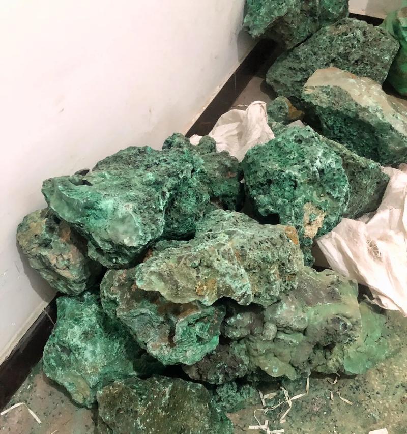 完美世界碎石是什么矿物？碎石的用途有哪些？  第1张