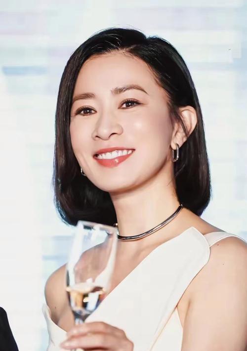 佘诗曼在征途中的表现如何评价？  第3张