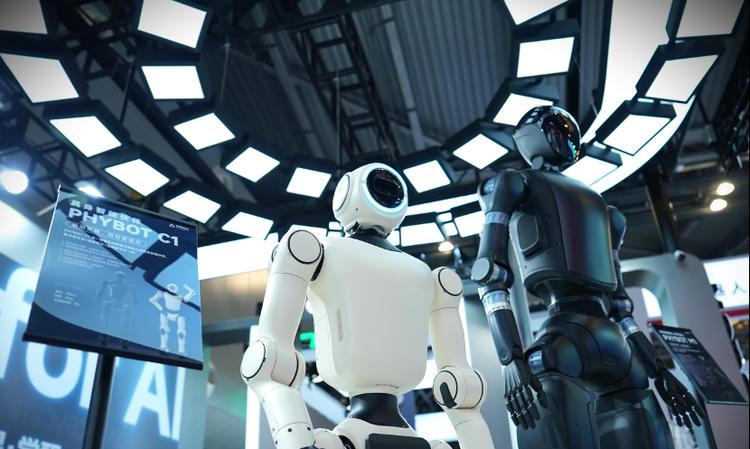 Robot for AI，动易科技携两款人形机器人及摆线关节模组系列产品亮相WAIC 2025  第1张