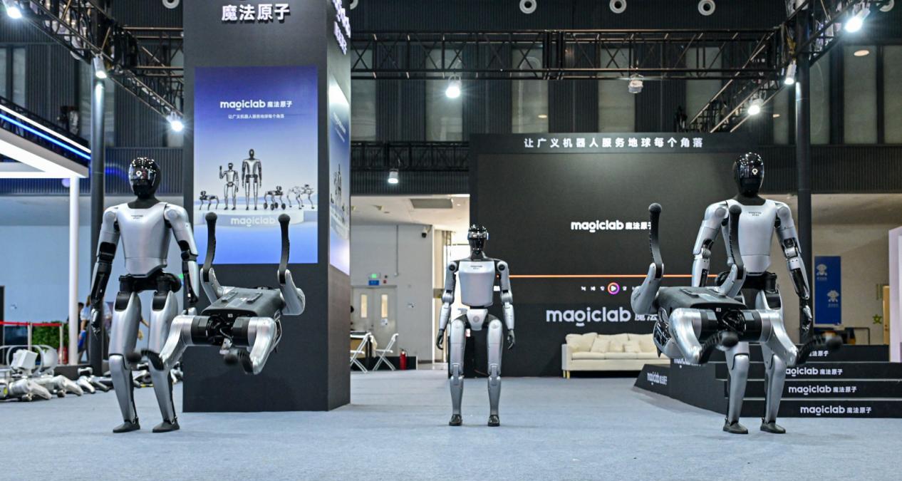 全家族、全场景、全生态：魔法原子重磅亮相2025WRC  第3张